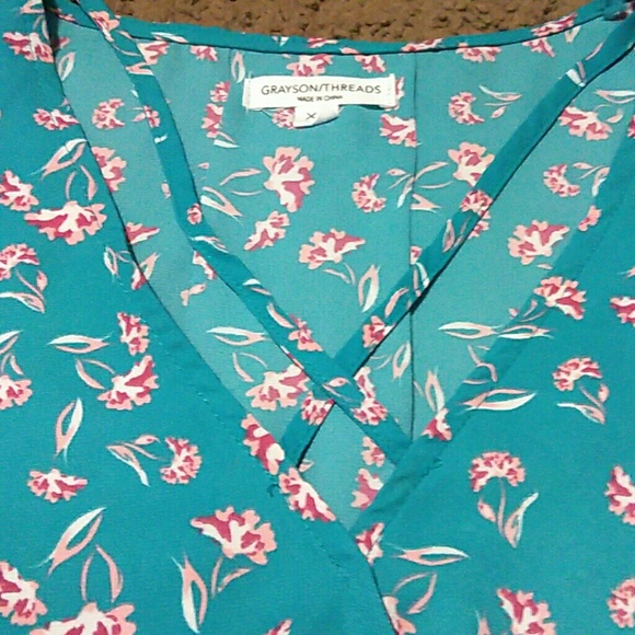 Blouse - Picture 2 of 3